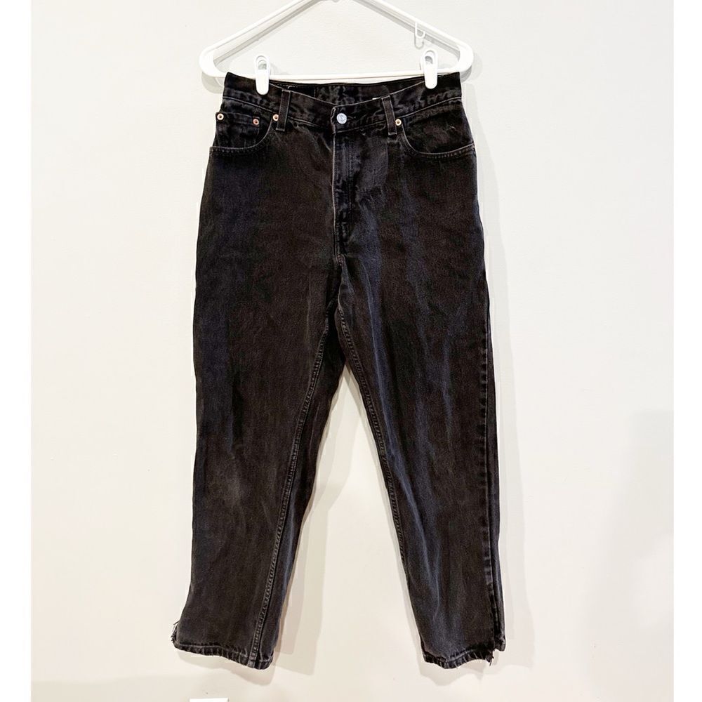 Vintage Levi’s 550 relaxed fit tapered leg black split hem